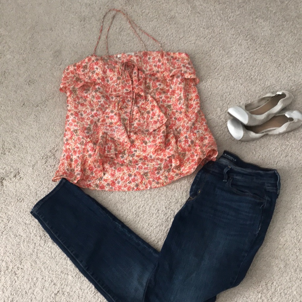 ❤️ sold ❤️ Banana republic ruffle camisole